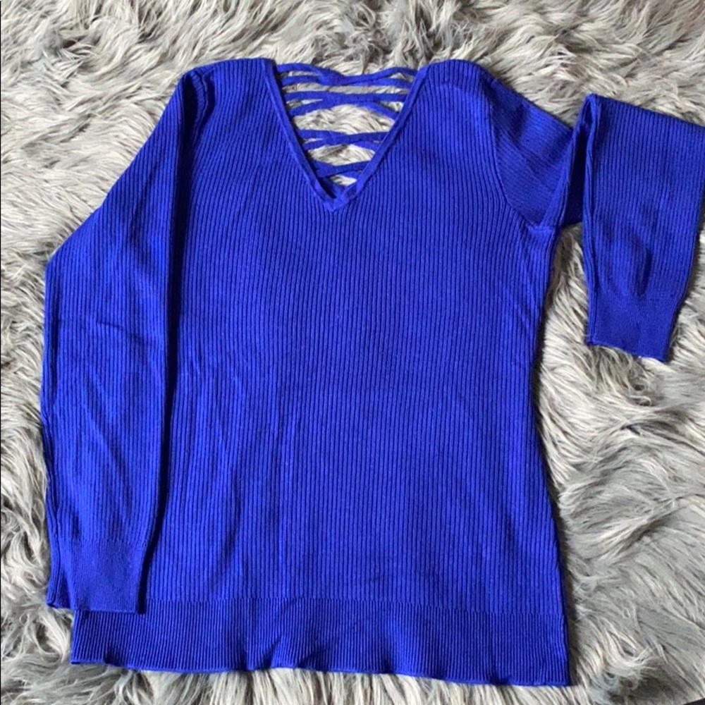 Women’s V-Neck Pullover Sweater